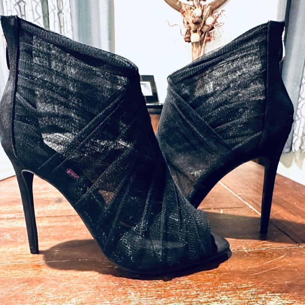 Penny Loves Kenny Women's Skylar Pump